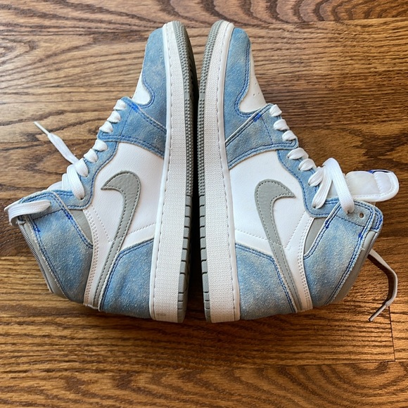 Jordan 1 Retro High Hyper Royal Smoke Grey - Picture 7 of 15